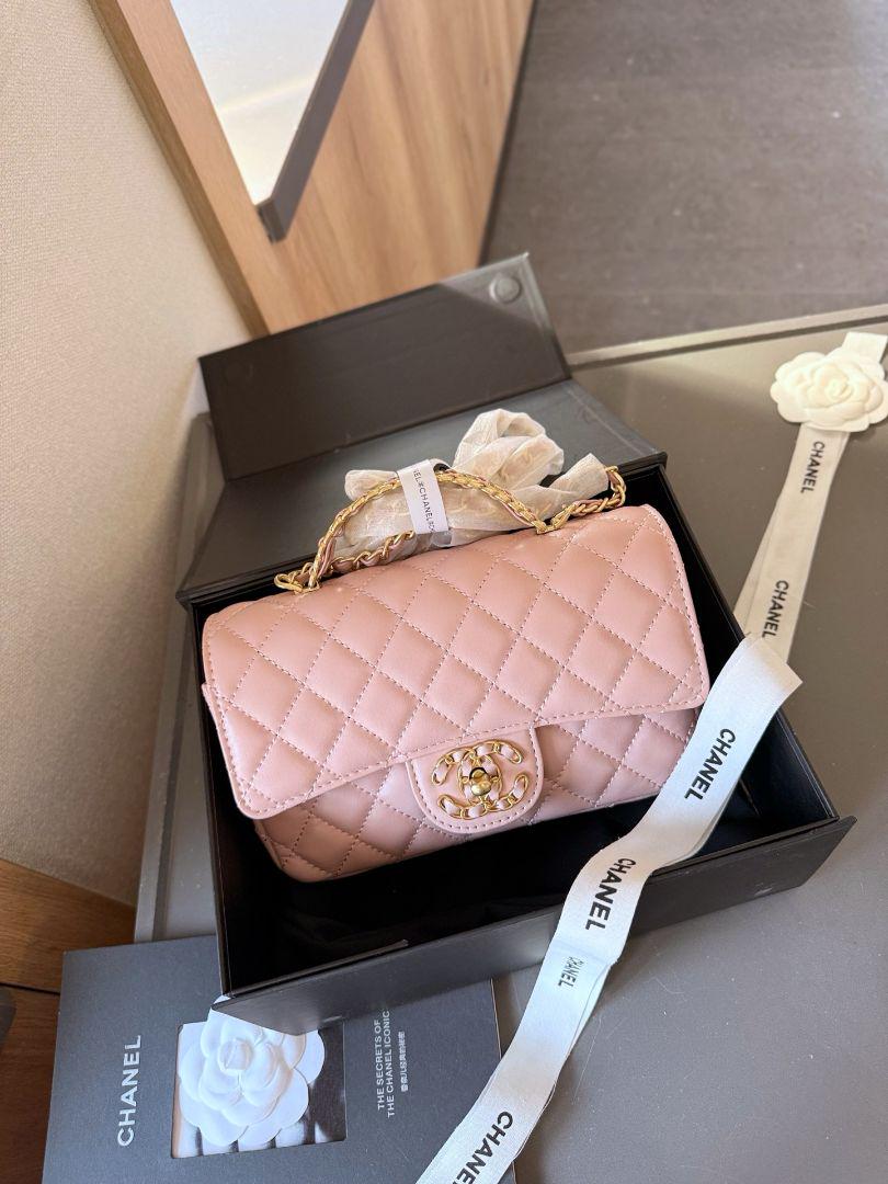だ大人気ＣＨＡＮＥＬシャネルショルダーバッグ　６６