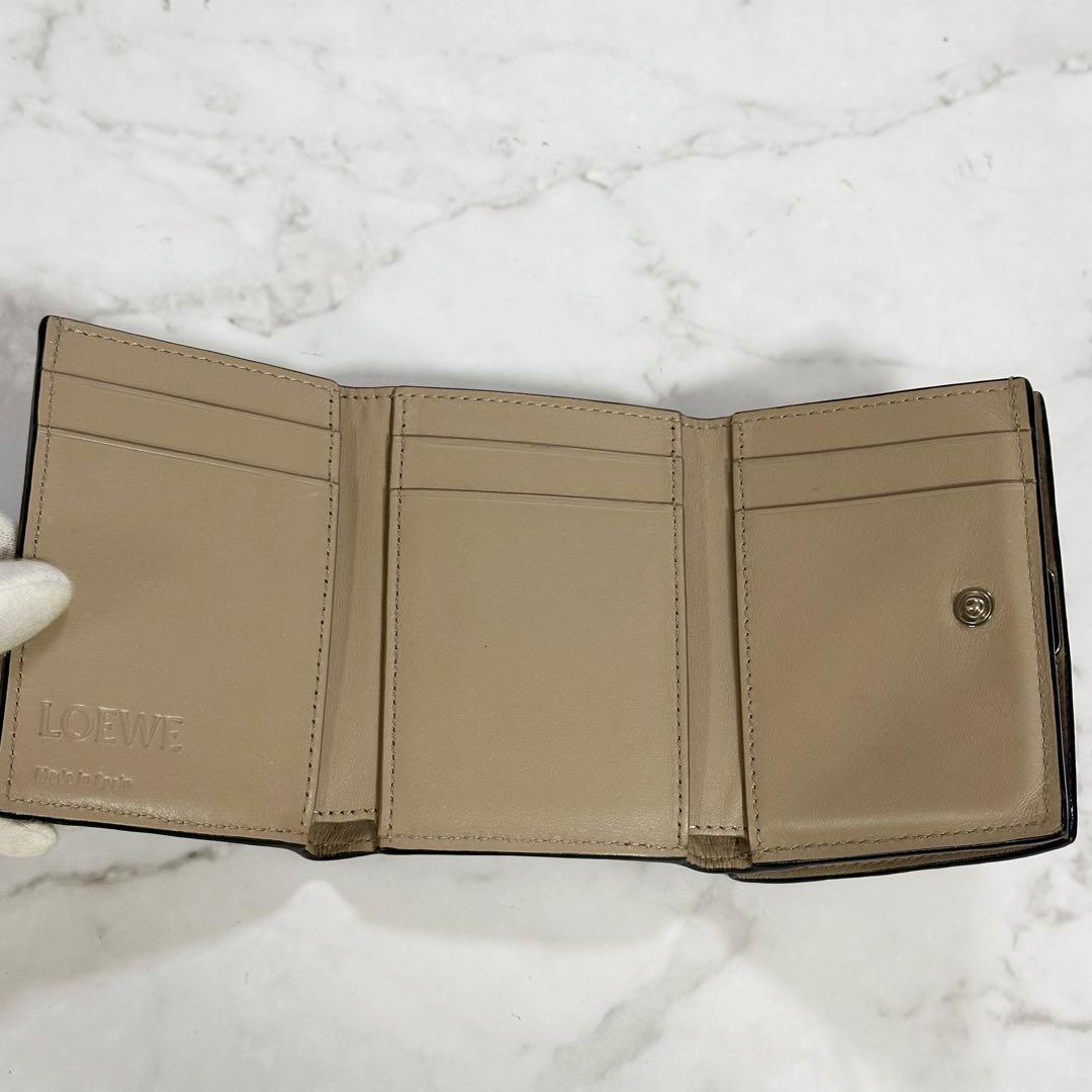 現行モデル✨LOEWE　三つ折り財布　ベージュ　トライフォールド　アナグラム