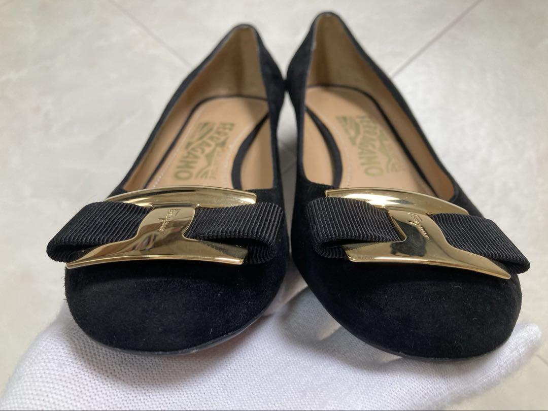 Ferragamo 黒 スエード パンプス