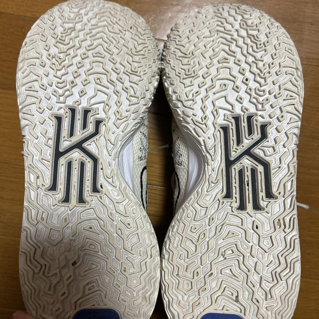 Kyrie 7 バスケットシューズ ホワイト/ブラック 値下げ可能です！ Kyrie 7 バスケットシューズ ホワイト/ブラック 値下げ可能です