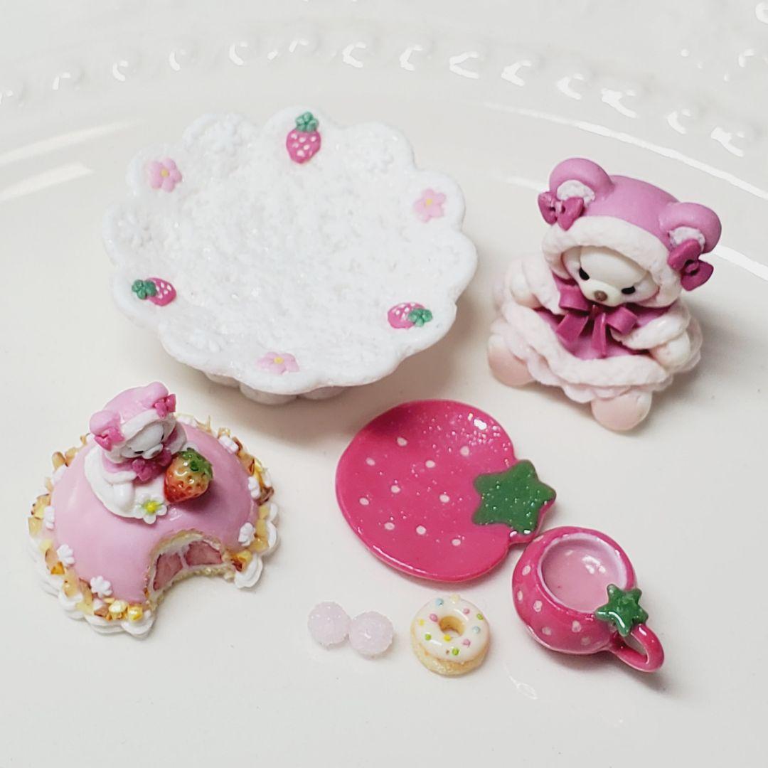 テディベアのウィンターストロベリードームケーキ−ミニチュアスイーツ−