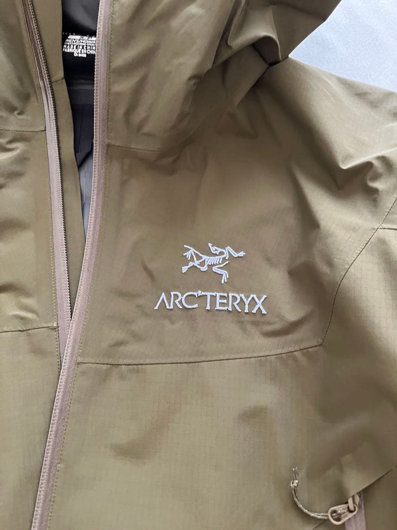 ARC'TERYX Beta SL Sサイズ ダークモス カーキ オリーブ
