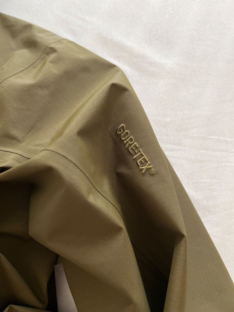 ARC'TERYX Beta SL Sサイズ ダークモス カーキ オリーブ