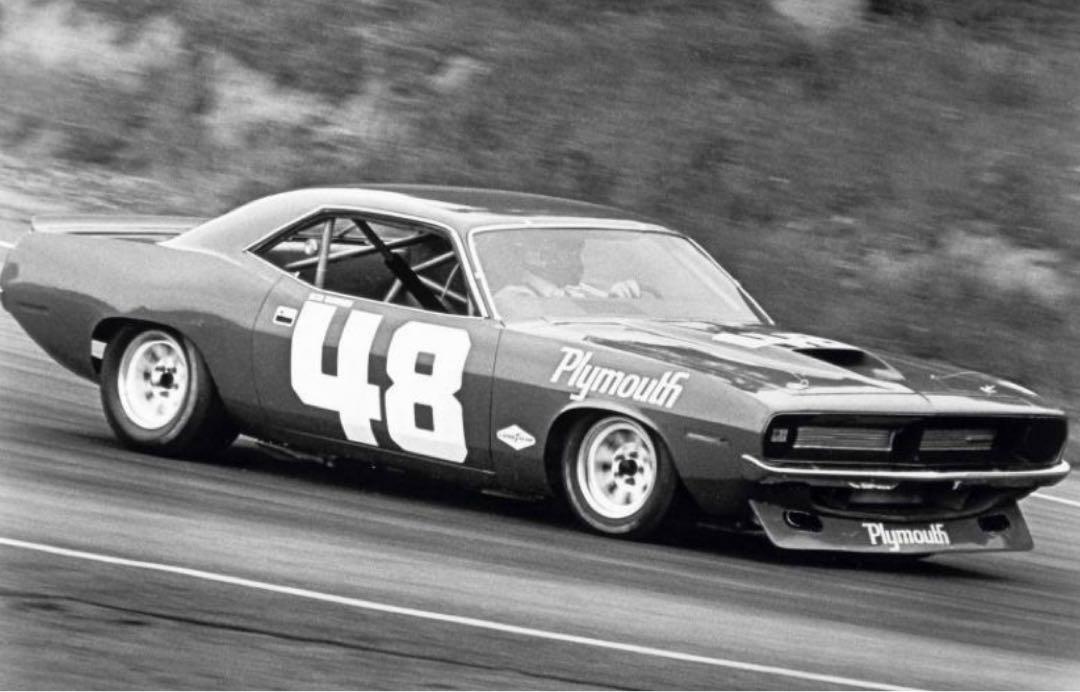 ホットウィール 70 ダッジ プリムス バラクーダ 未開封 紺 AAR 限定品