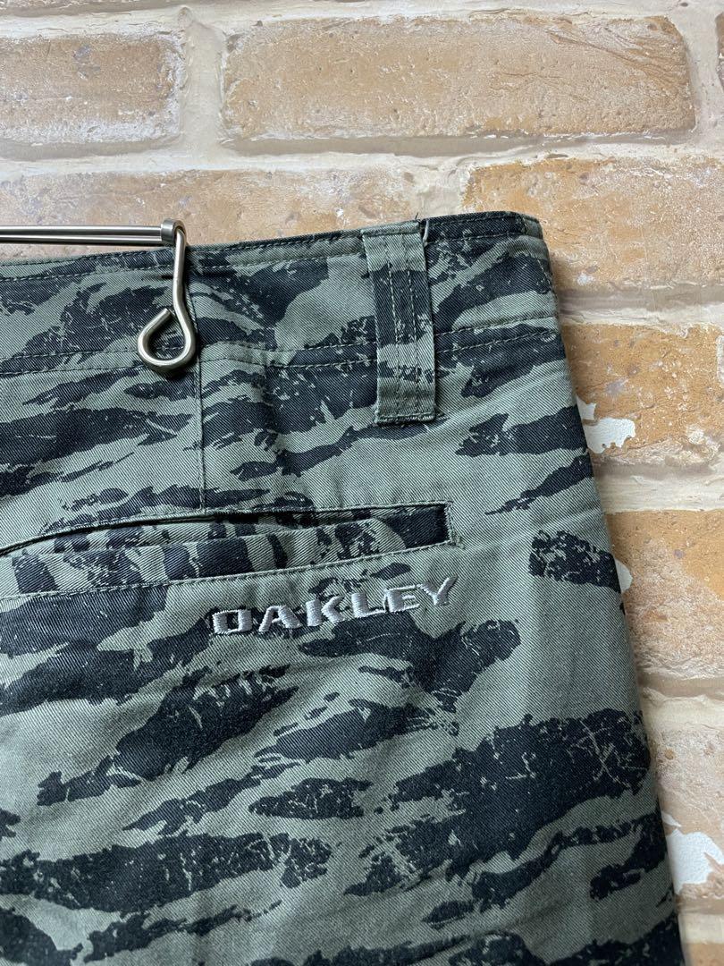 古着　オークリー　OAKLEY ハーフパンツ  カーゴパンツ  迷彩　刺繍　緑