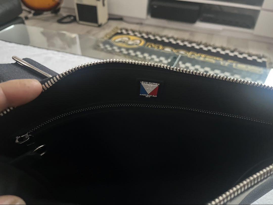 Louis Vuitton ショルダーバッグ 赤　青　ルイヴィトン
