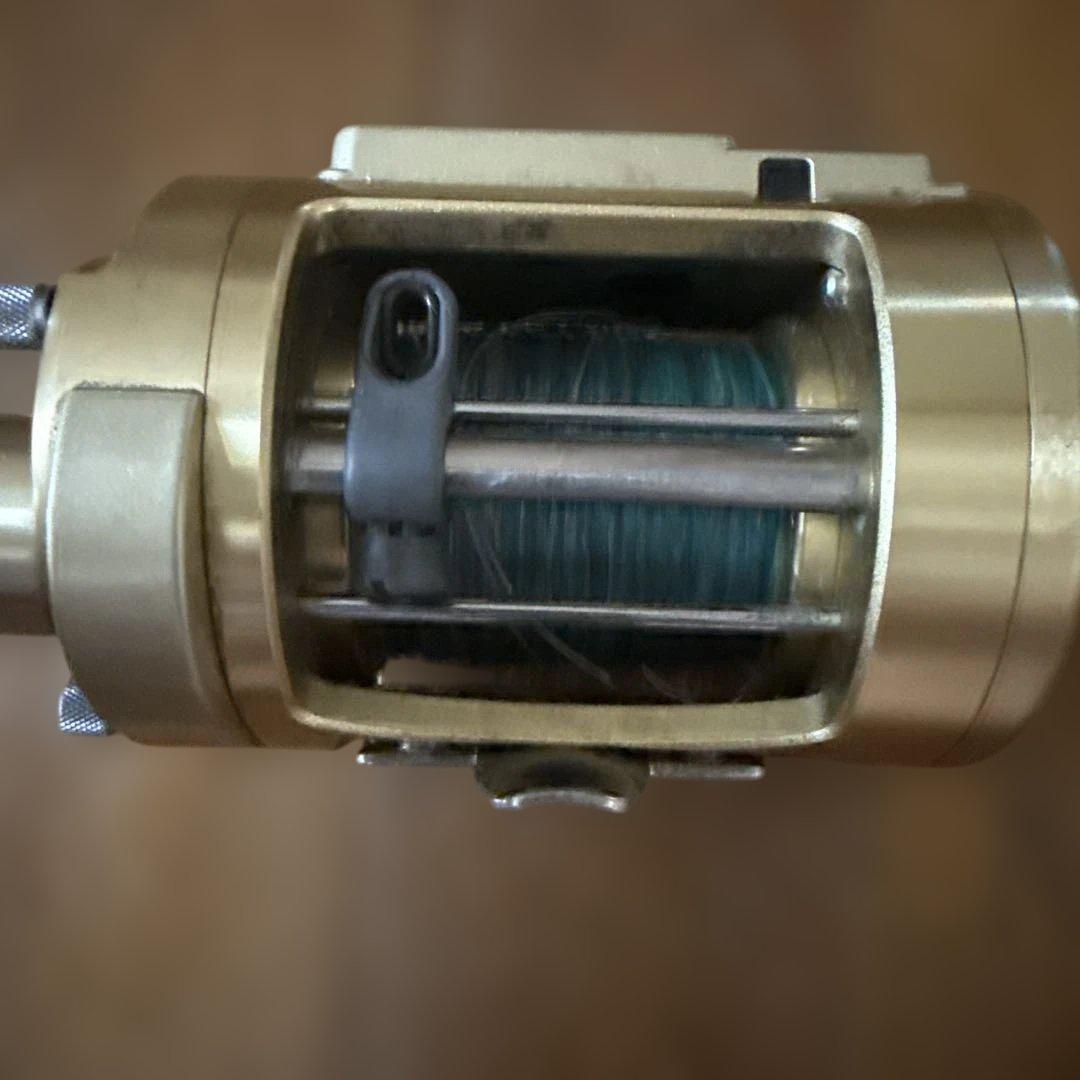 リール SHIMANO CALCUTTA 3000