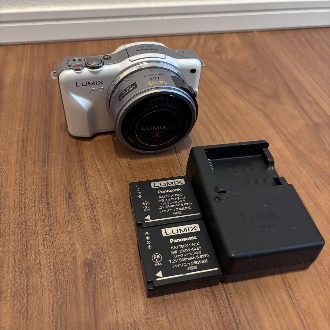 Panasonic LUMIXデジタル一眼 GF3•レンズH-PS14042