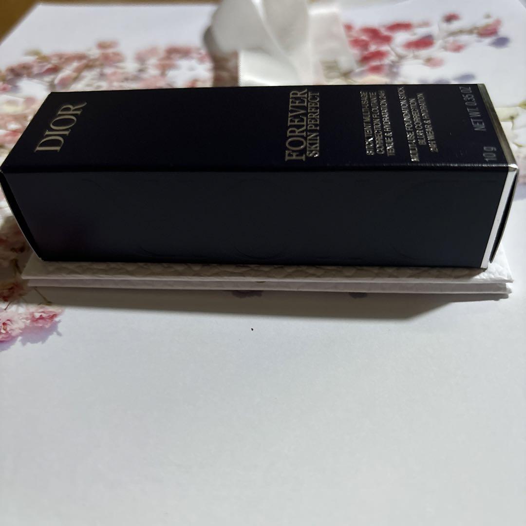 ディオール  スティックファンデーション　新製品　購入直後　0N
