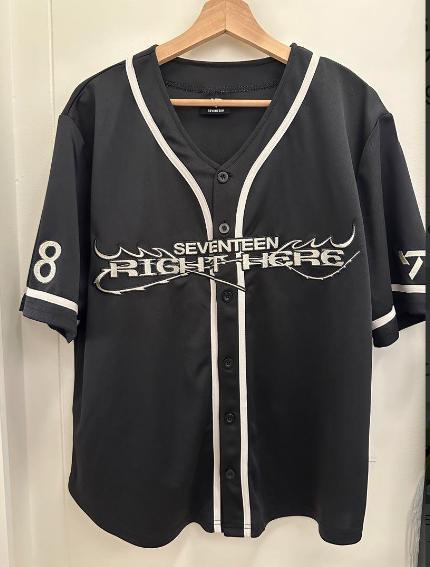 新品 SEVENTEEN RIGHT HERE THE8 ユニフォームシャツ
