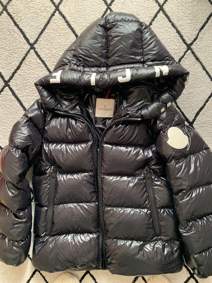 C*中様 MONCLER ブラック ダウンジャケット フード付き MONCLER ブラック ダウンジャケット フード付き