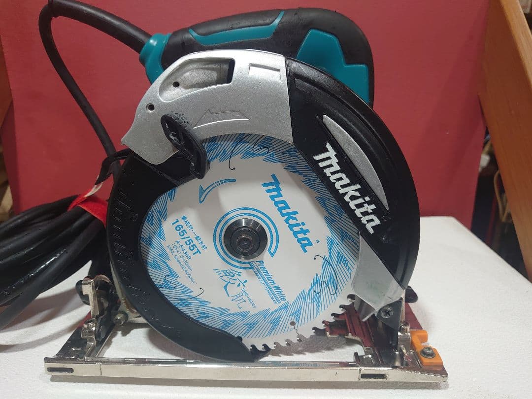 マキタ 100v 165mm電気マルノコ5730S 鮫肌付きMakita