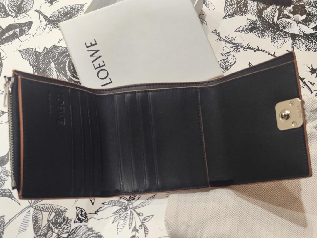 LOEWE ❁ ブラック レザー 三つ折り財布❁