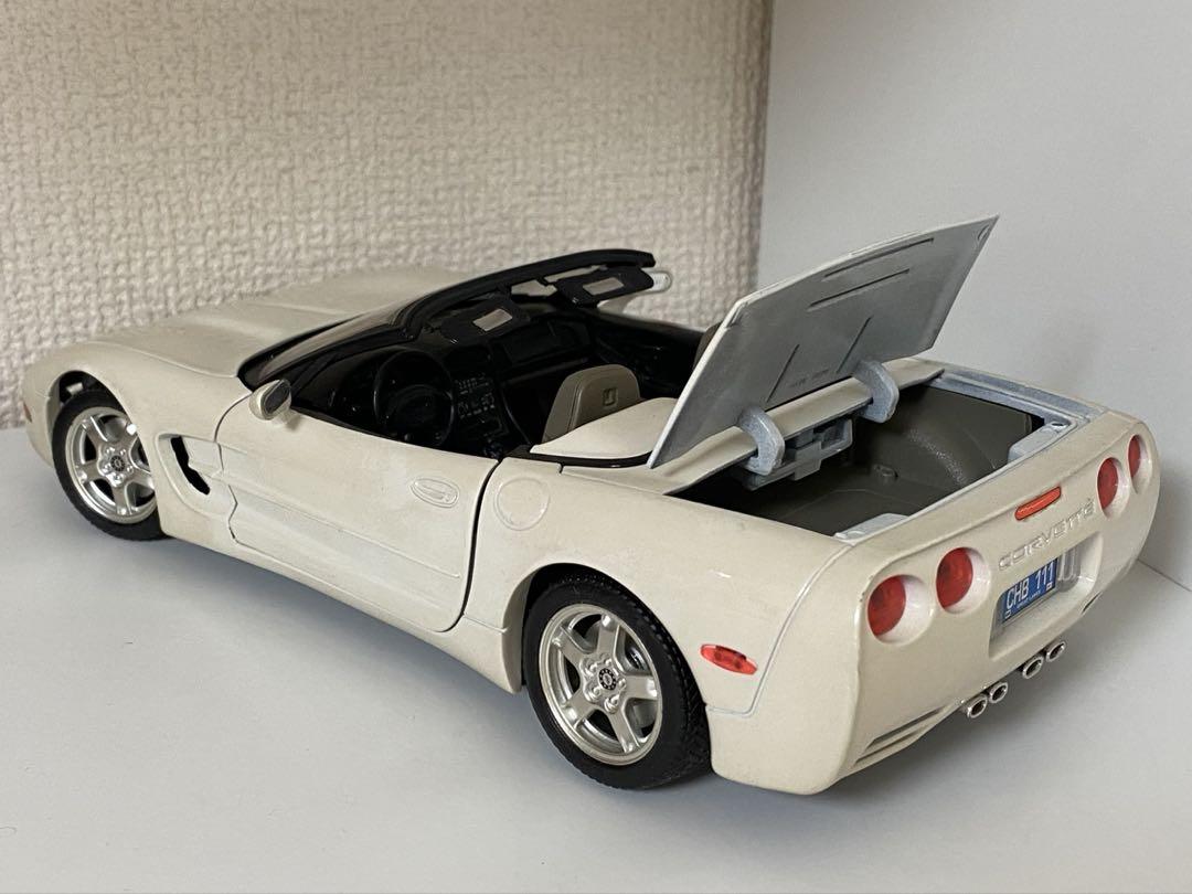新品未使用　1/18 アメ車　ミニカー　シボレー　コルベットカブリオレ　C5
