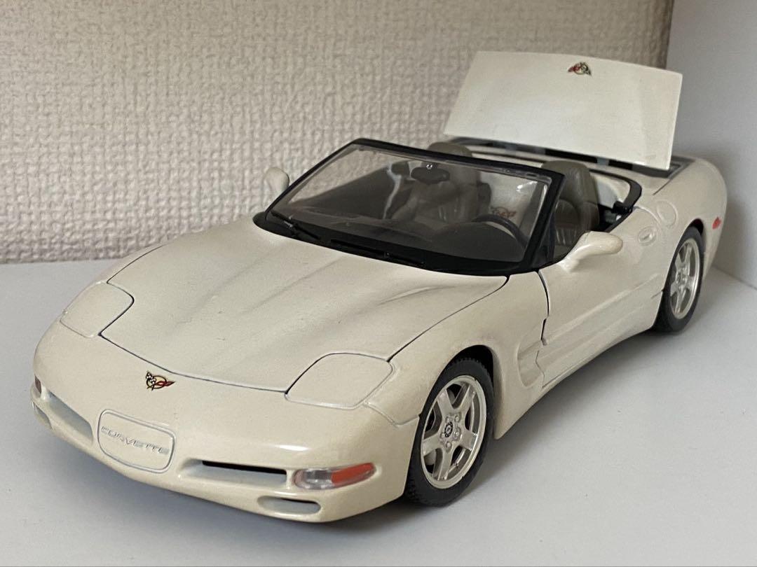 新品未使用　1/18 アメ車　ミニカー　シボレー　コルベットカブリオレ　C5