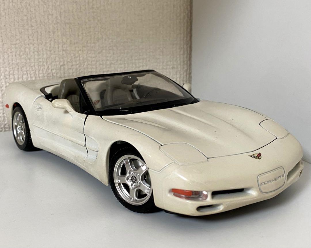 新品未使用　1/18 アメ車　ミニカー　シボレー　コルベットカブリオレ　C5