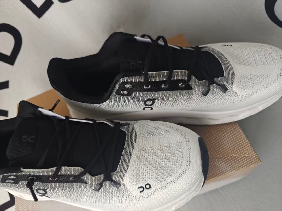 限定値下げ On Cloudtilt スニーカー 26.5cm 限定値下げ On Cloudtilt スニーカー 26.5cm