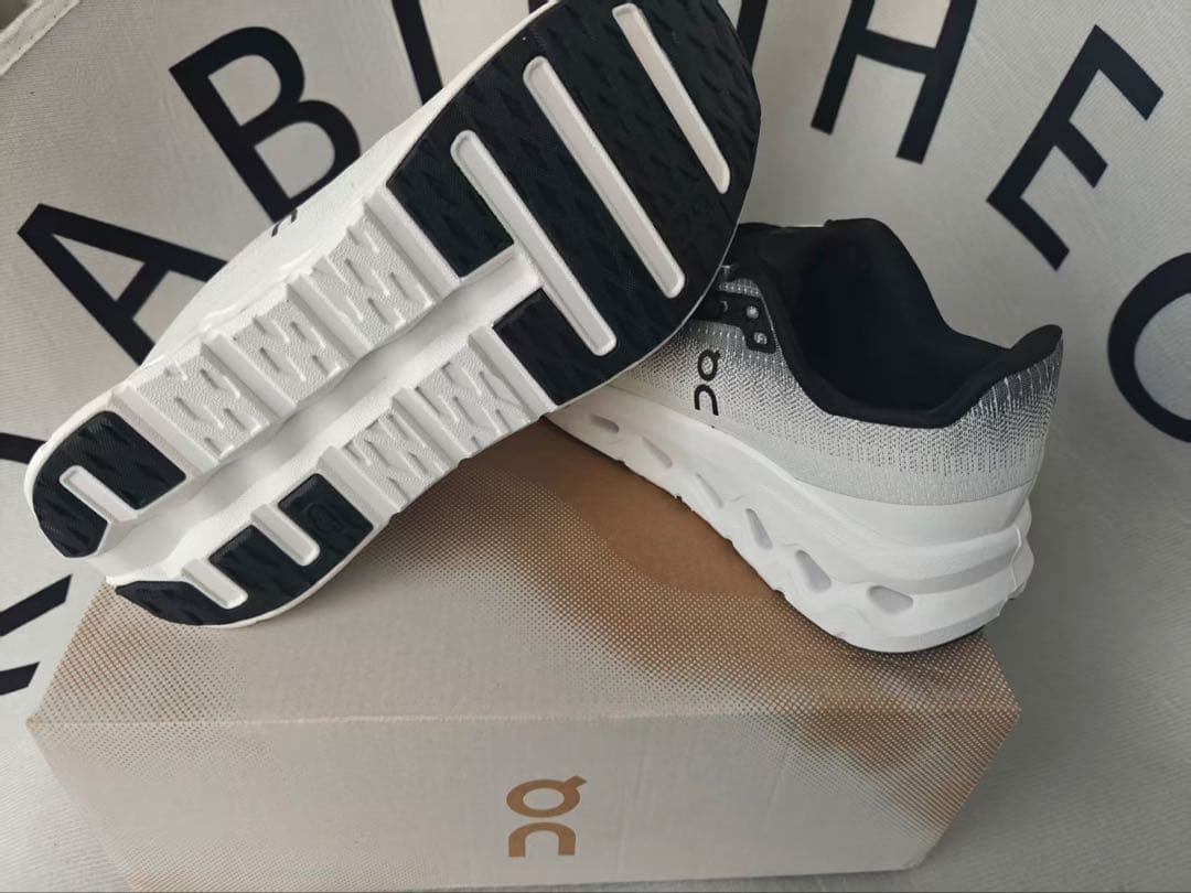 限定値下げ On Cloudtilt スニーカー 26.5cm 限定値下げ On Cloudtilt スニーカー 26.5cm