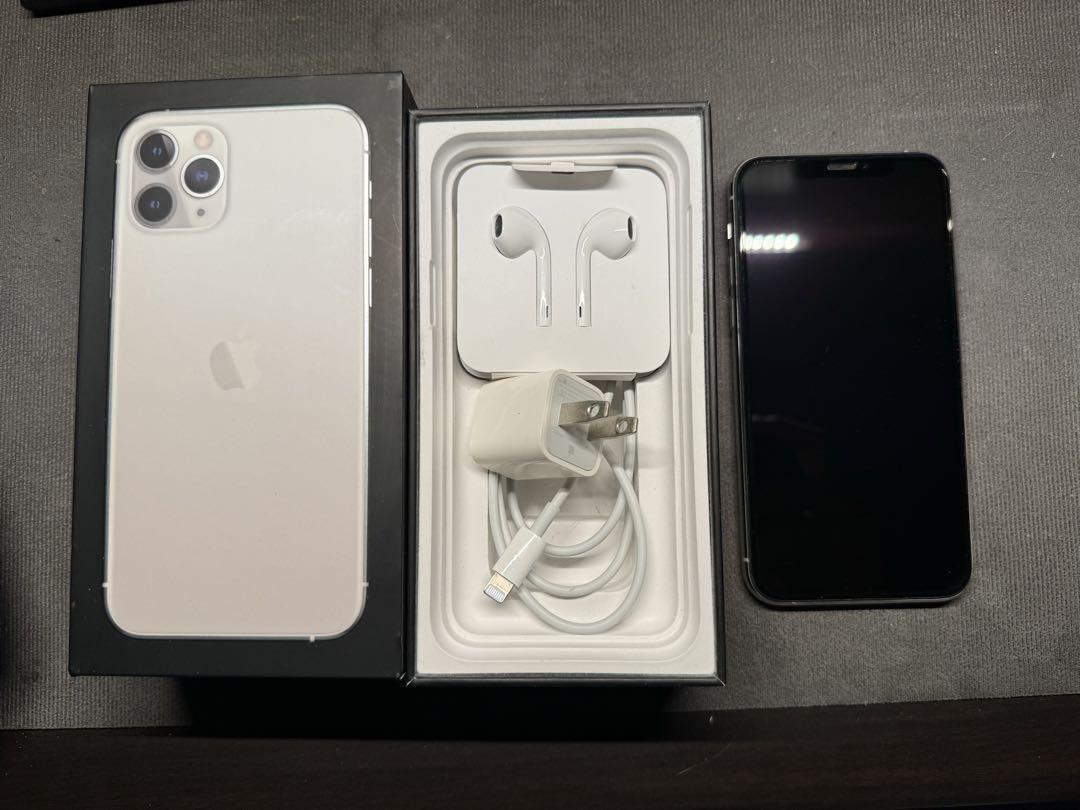 iPhone 11 Pro シルバー 512 GB au