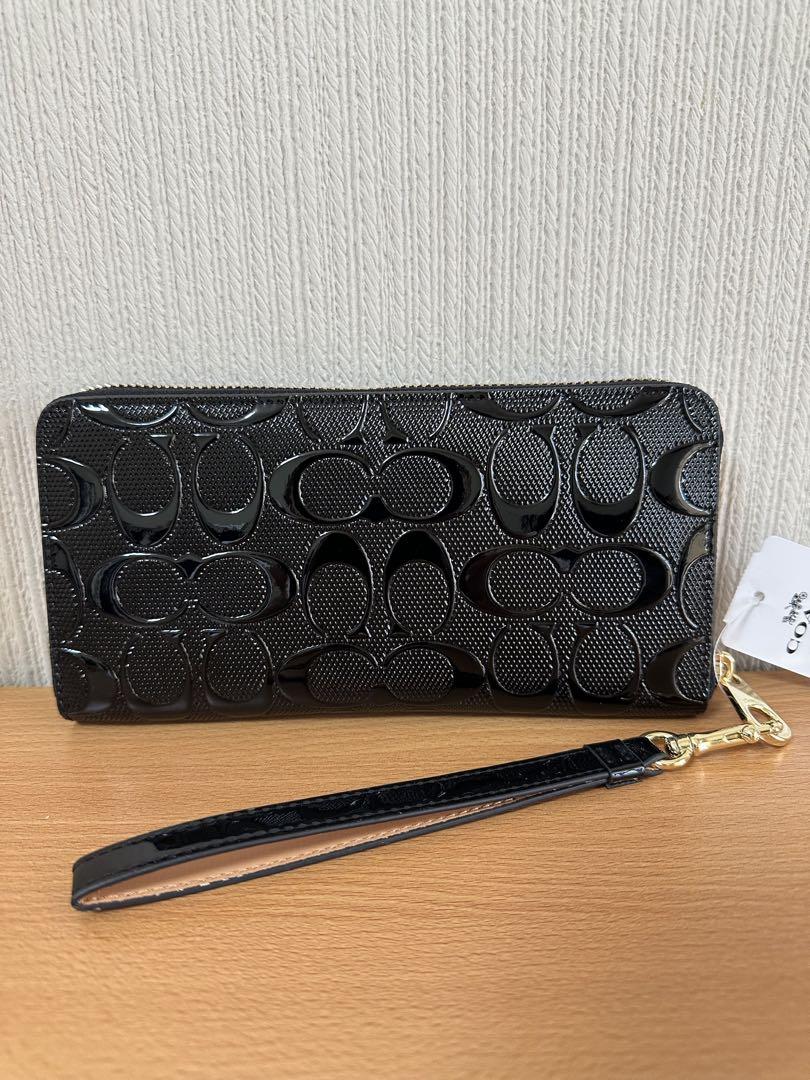 ☆新品未使用品✨　Coach ブラック エンボス加工 長財布
