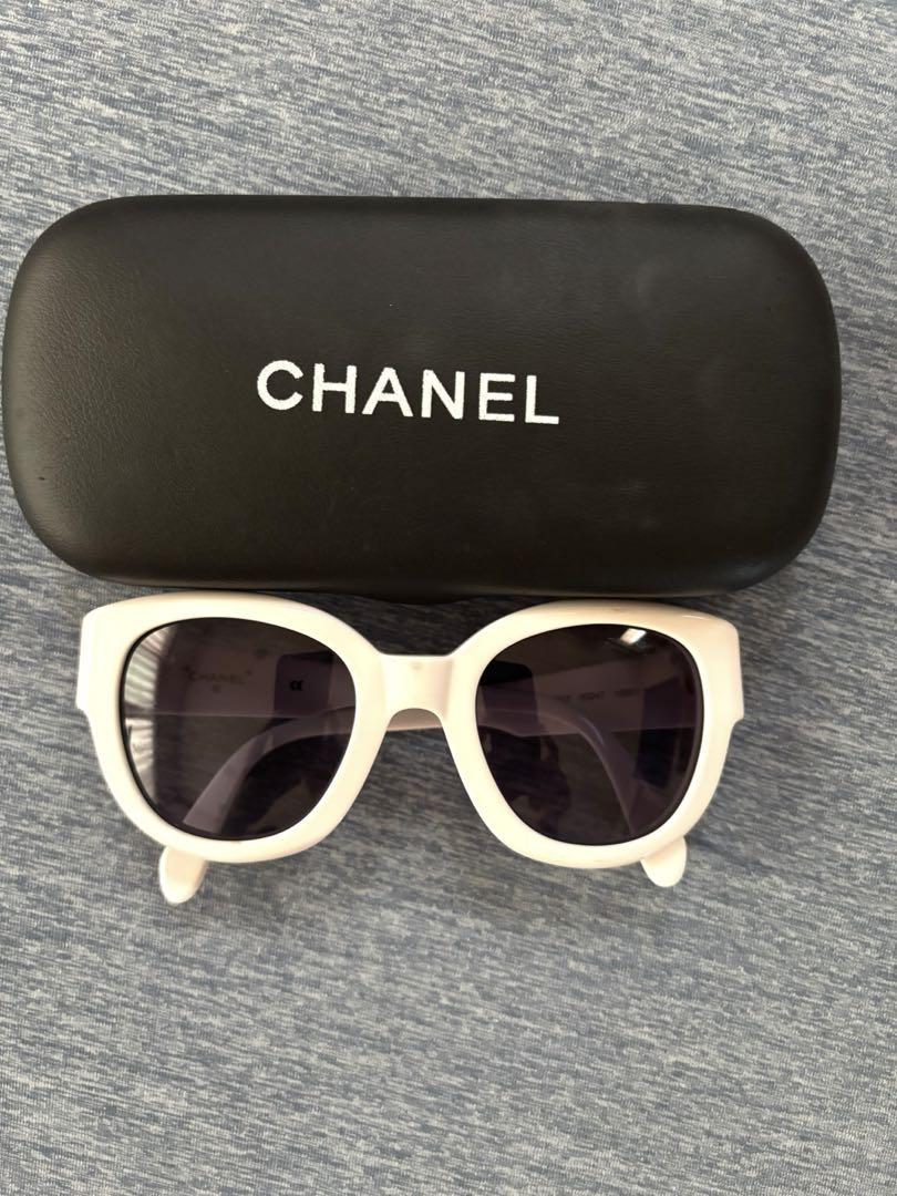 CHANEL ホワイトラウンドサングラス