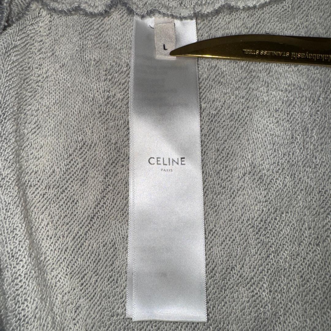 モデル スタッズロゴ