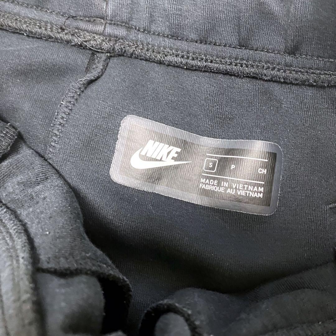 【原宿正規店 廃盤モデル】ナイキ テックフリース セットアップ 上下S ブラック 【原宿正規店 廃盤モデル】ナイキ テックフリース セットアップ 上下S ブラック