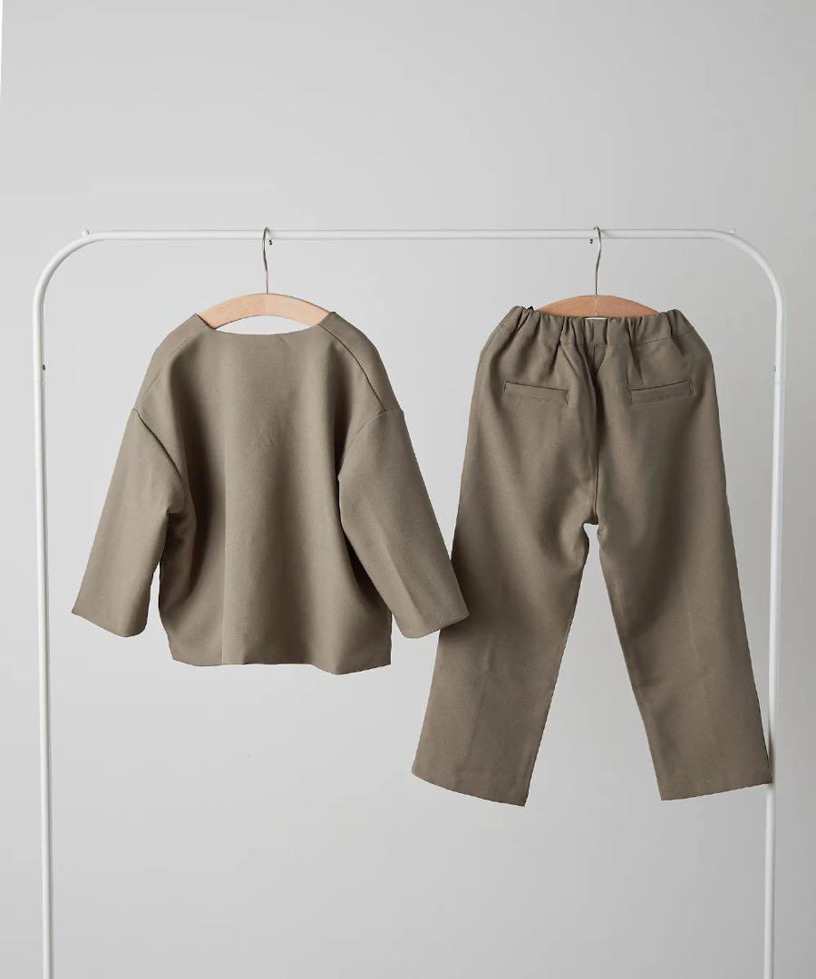 riziere リジェール　カーキベージュ　セットアップ 130 シャツ付き。