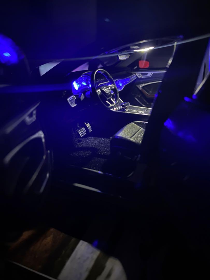 Audi RS7 1/18 高品質合金ミニカー ライト音付き 音と光,金属合金モデル,子供のおもちゃ,1:18を備えたAudi rs7