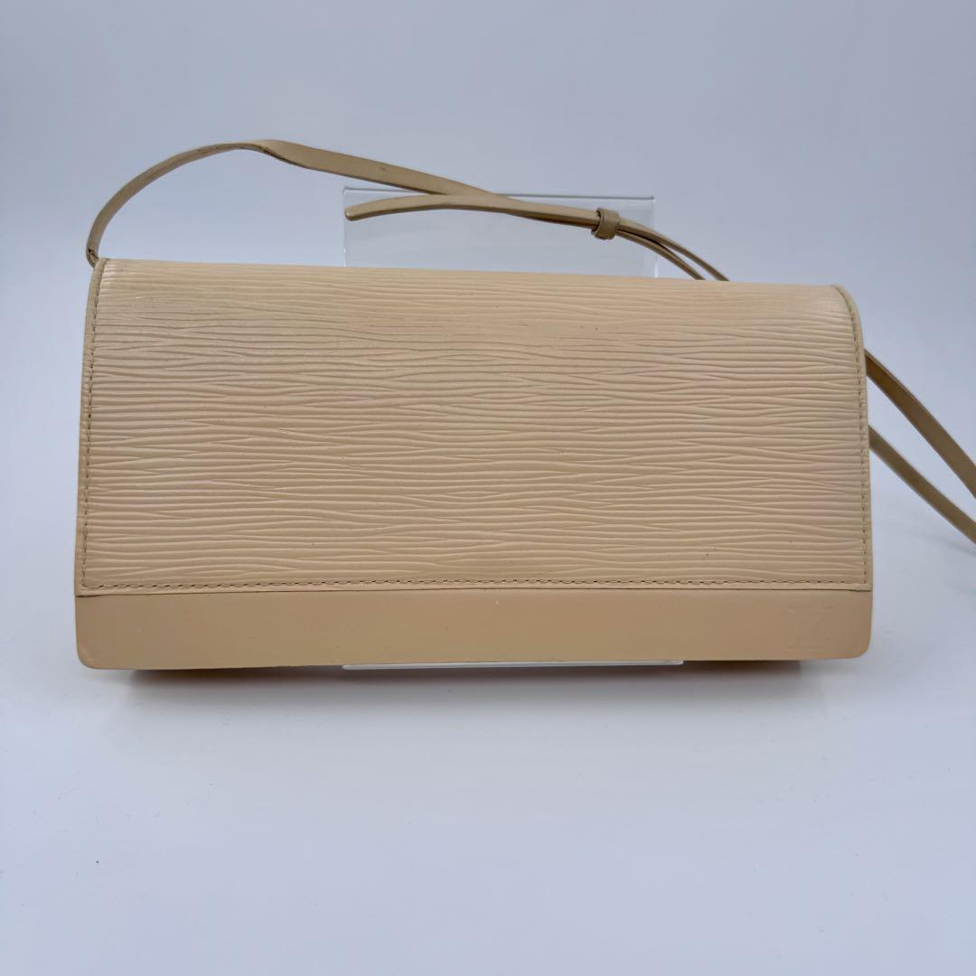 LOUIS VUITTON エピ　オンフルール