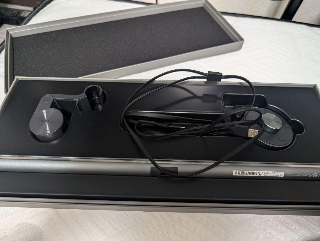 BenQ スクリーンバー プラス モニター掛け式ライト