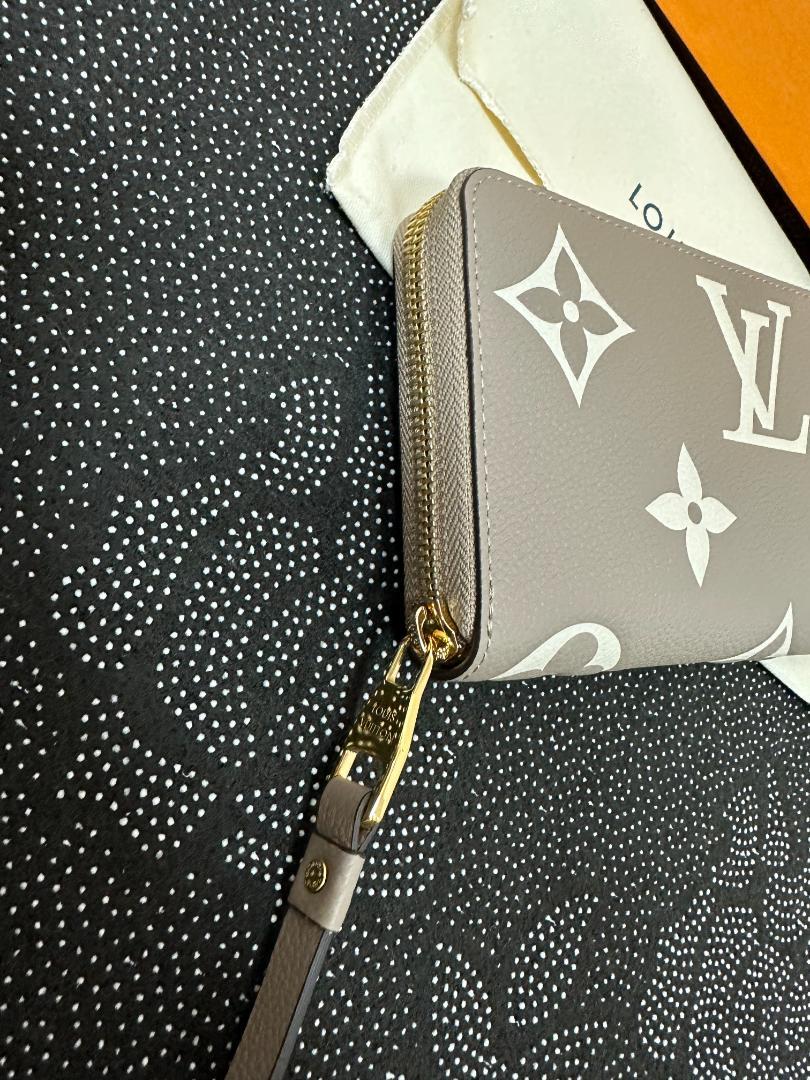 ジッピー・ウォレット 長財布 現行品