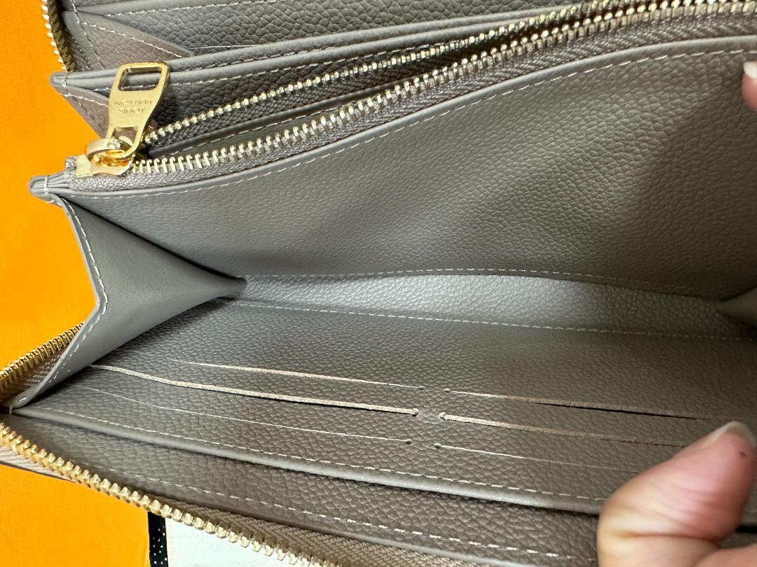 ジッピー・ウォレット 長財布 現行品