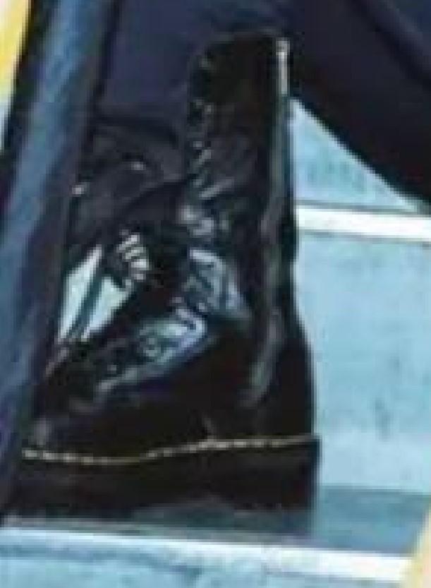 HYDE着用ドクターマーチンブーツ白黒Dr. Martens