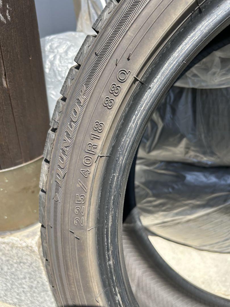 DUNLOP 225/40R18 スタッドレスタイヤ