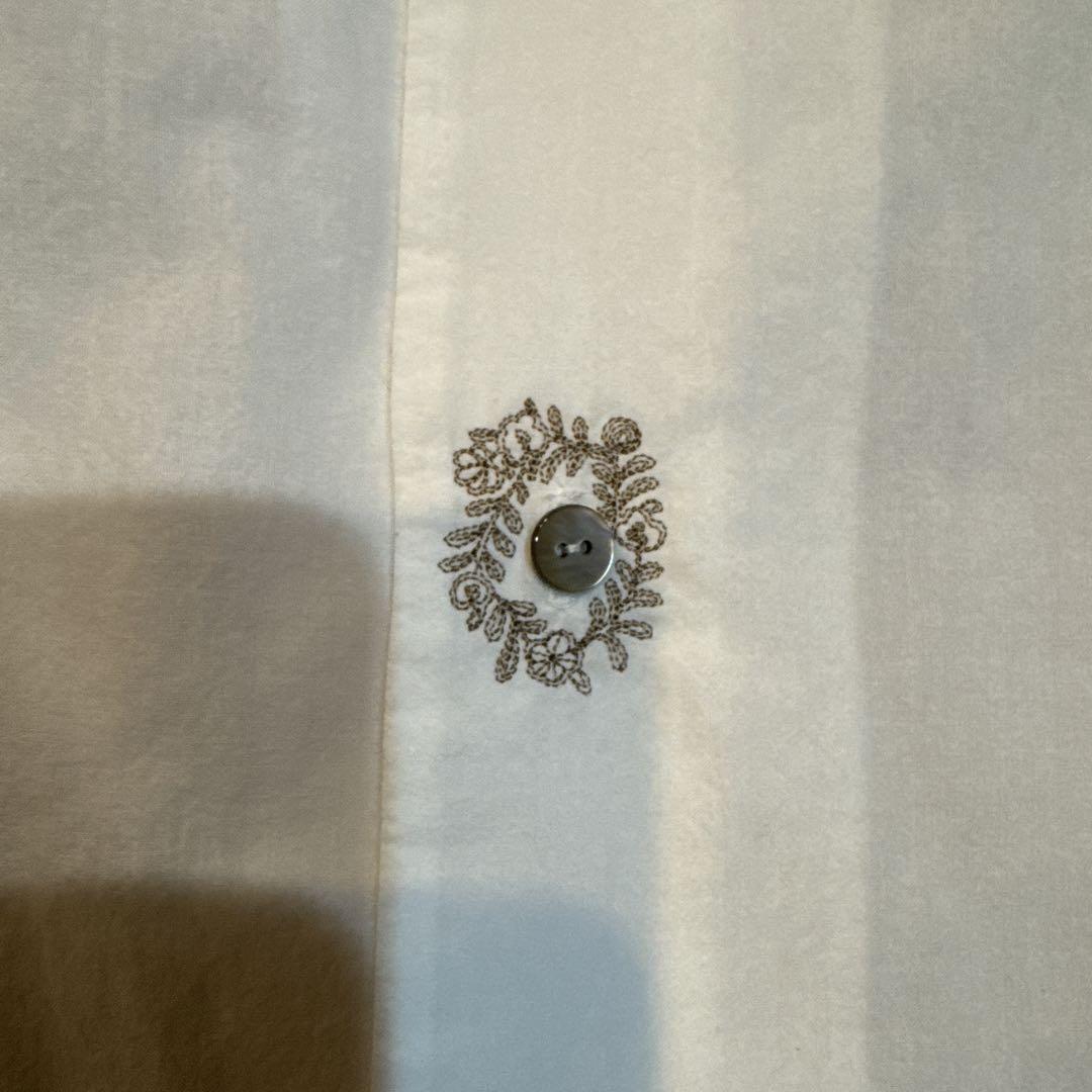 値下げ パラスパレス 刺繍ブラウス 新品未使用 - メルカリ