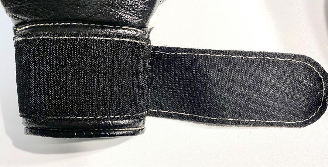 ウイニングボクシンググローブ　8オンス刺繍入り