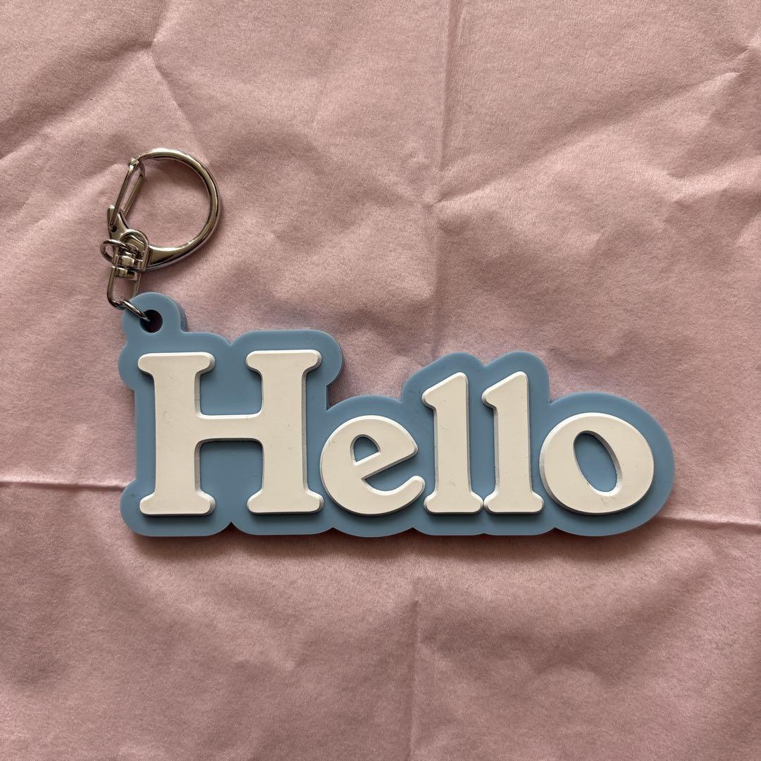 驚きの値段で Hello MADISONBLUE キーホルダー - メルカリ 小物