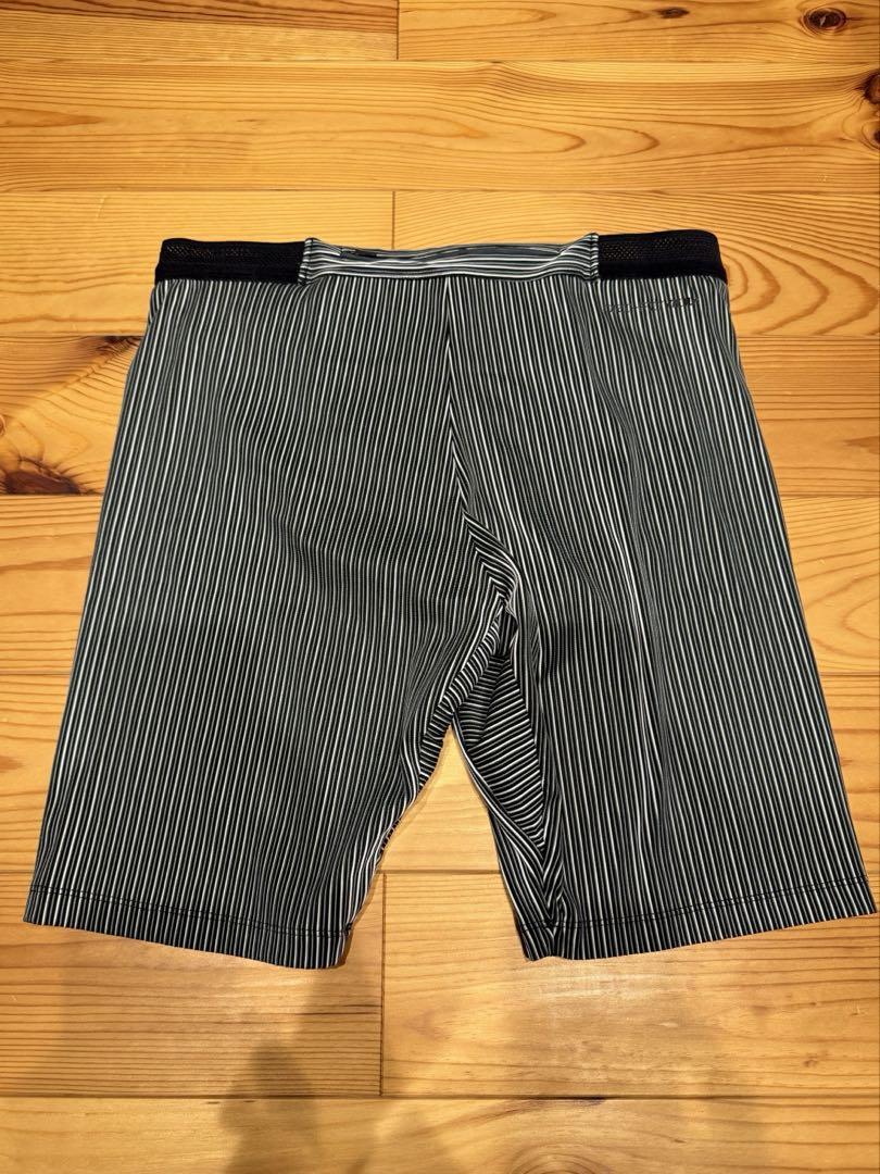 未使用品　ナイキ　エアロスイフト　ハーフタイツ　XLサイズ