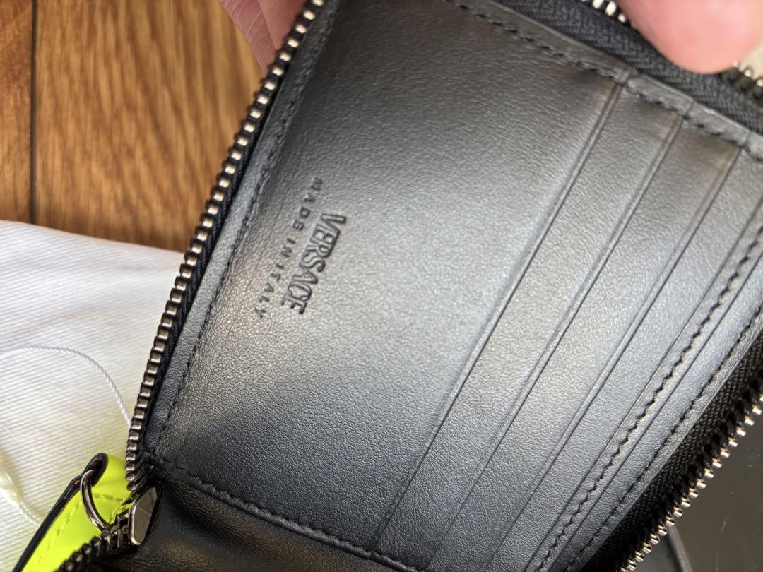 専用VERSACE ネオンイエロー 二つ折り財布