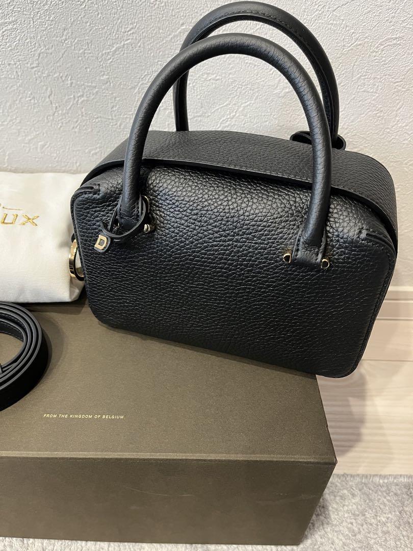 ★ DELVAUX