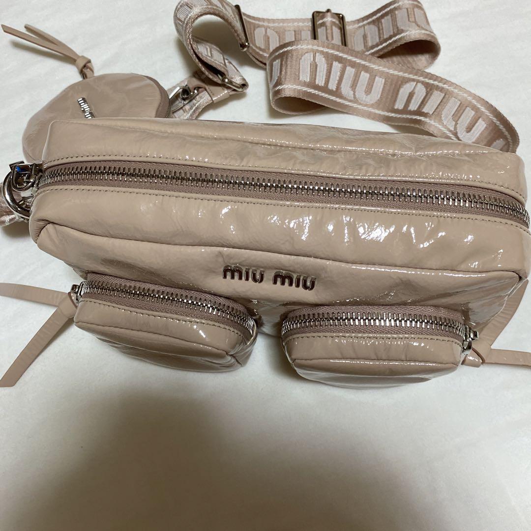 MiuMiu*ミュウミュウ* IVY パテント ショルダーバッグ ブラック Ivy レザー バッグ | Miu Miu