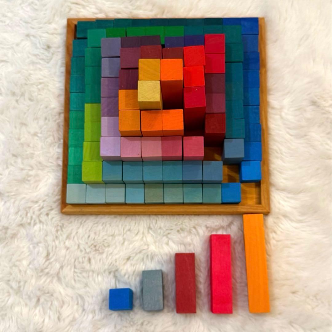 グリムス 木製ピラミッド型知育玩具 モンテッソーリ グリムス 木製ピラミッド型知育玩具 モンテッソーリ