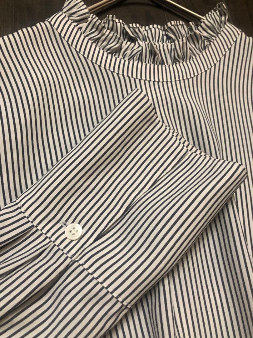 スピックアンドスパン フリルカラーストライプシャツ Spick and Span