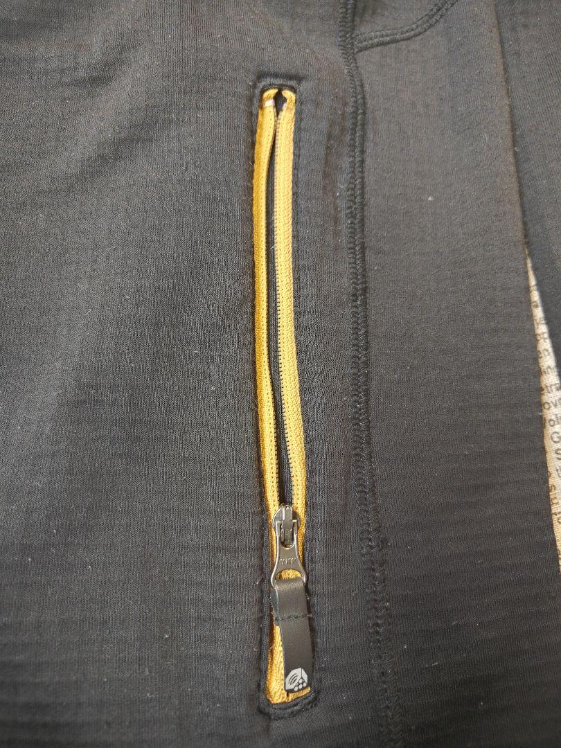 MOUNTAINHARDWEAR　マイクログリッドジャケット　アウトドアウェア