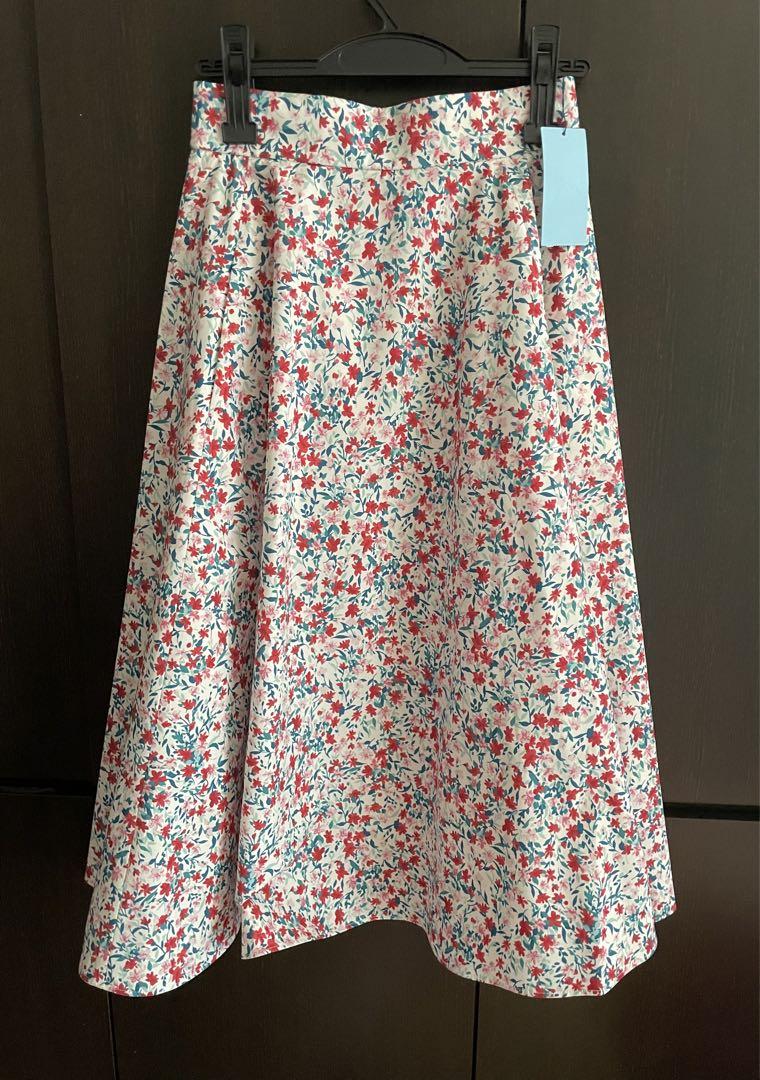 【新品】組曲【23AW】フラワープリント ドラマティック スカート