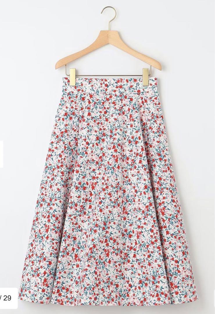 【新品】組曲【23AW】フラワープリント ドラマティック スカート
