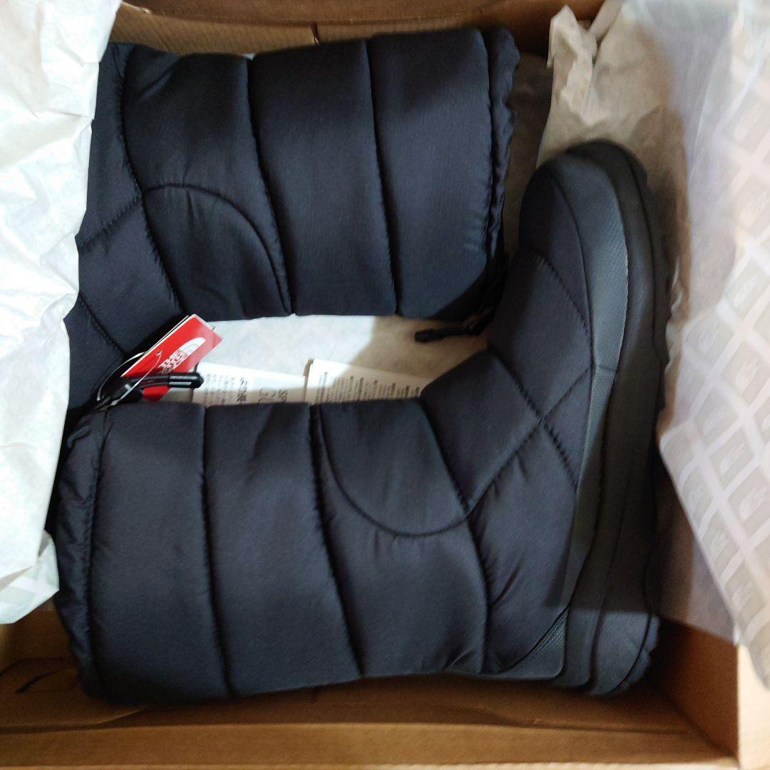 新品、North Faceの、めちゃくちゃヤバい位、暖かい靴、25、0