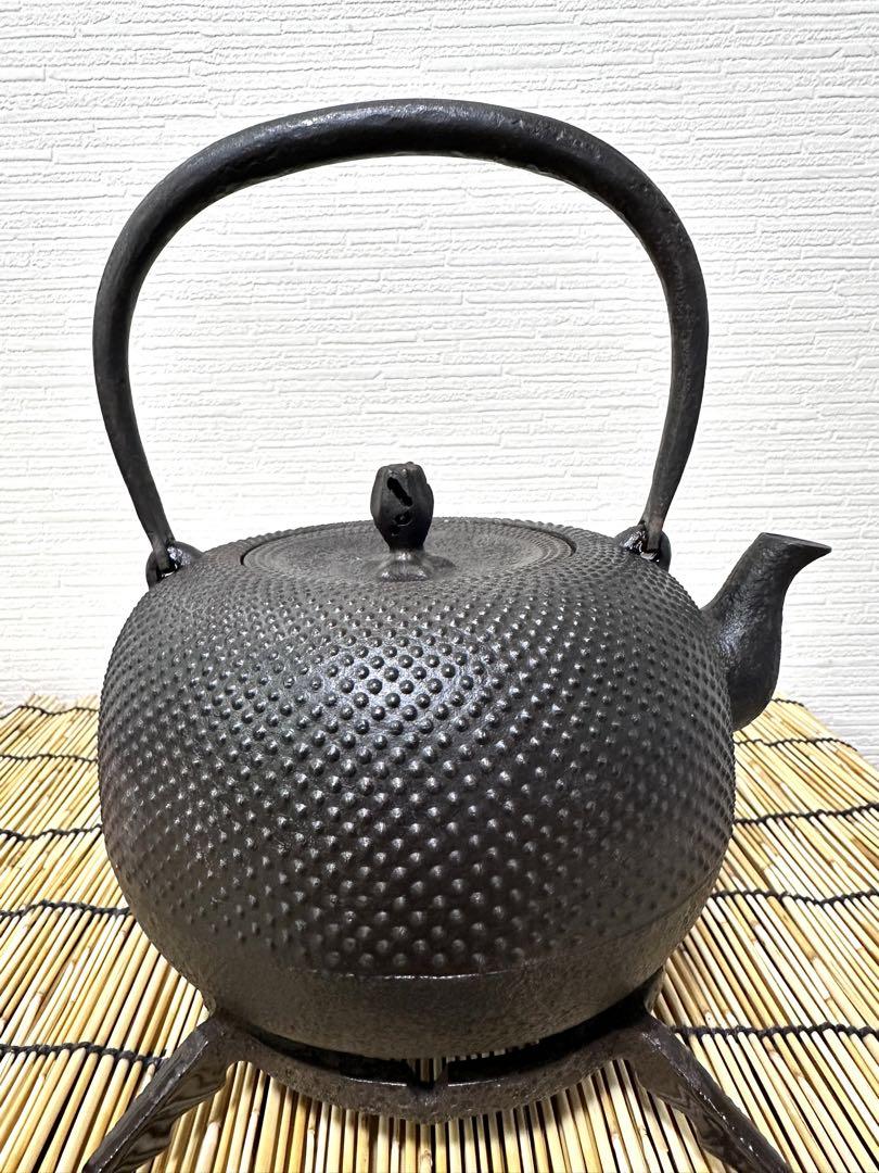 南部盛岡　福美堂　南部釜師　茂忠(吉岡茂兵衛)作　南部鉄瓶　南部鉄器　鉄瓶