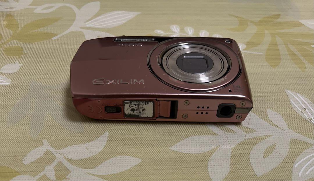 CASIO EXILIM EX-Z2300 デジタルカメラ　ジャンク品